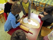 Pečení sněhuláků pro kamarády v Africe